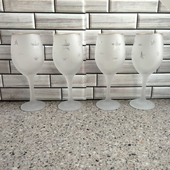 New Set of FOUR Stars Pattern Gold Rim Wine Glasses (A) - Picture 2 of 4